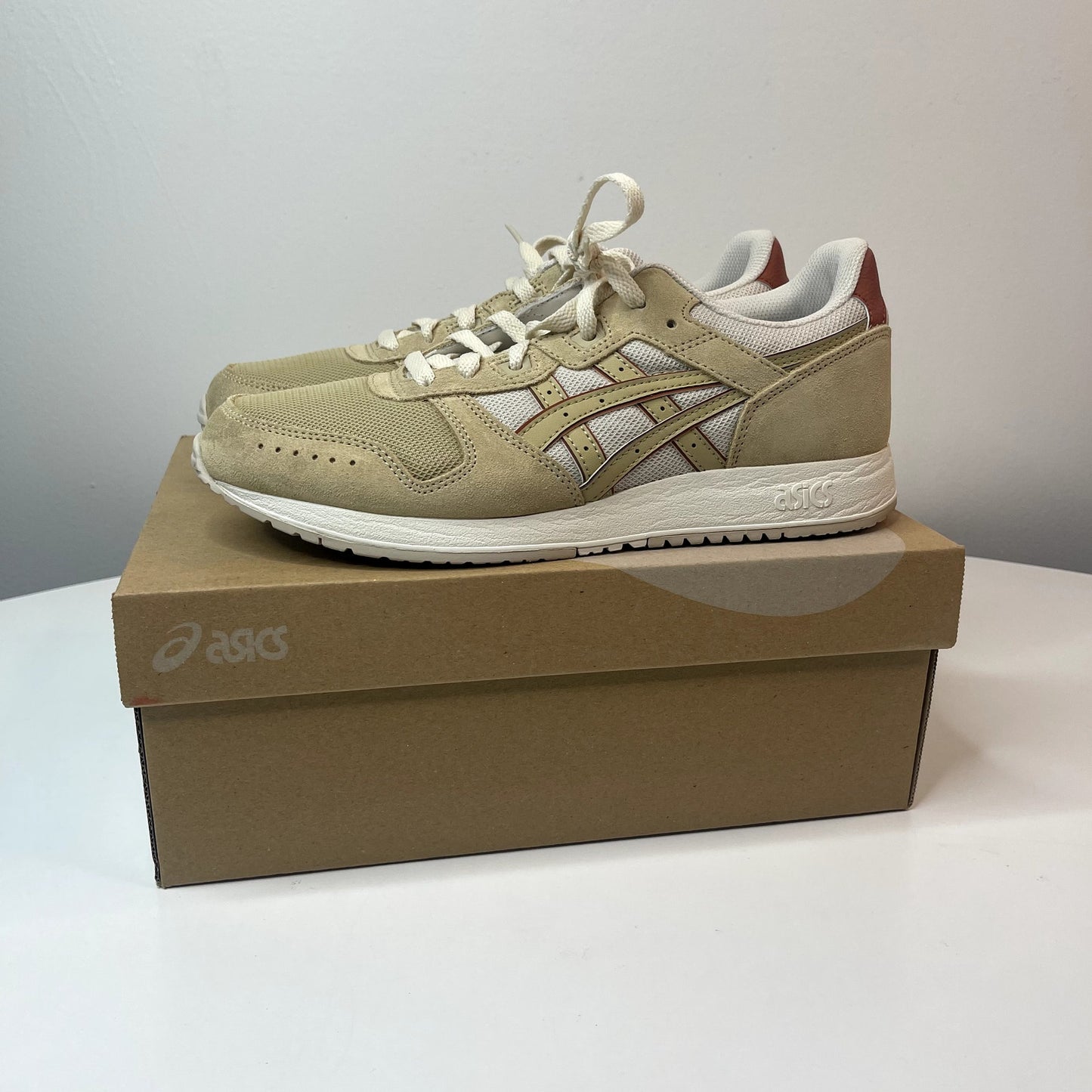 ASICS Men's Lyte Classic Sportstyle Shoe Men's US Sz 8.5/EU 42